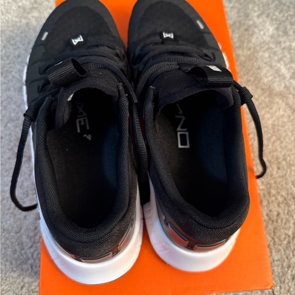 Women’s Nike Free Metcon 5, Size 8 - Picture 3 of 7